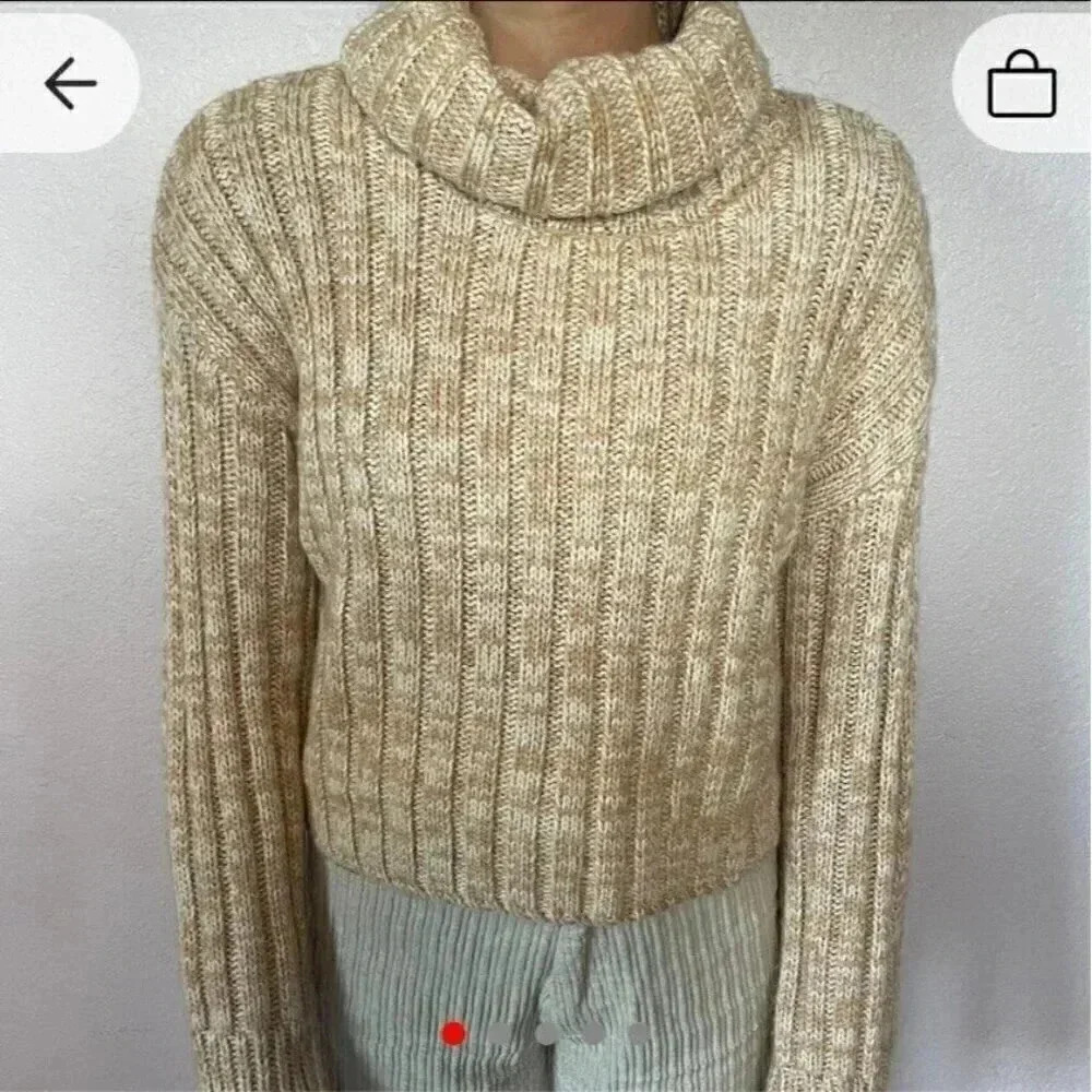 Urban Outfitters Women's Tan Long Sleeve‎ Turtleneck Cropped Sweater Size Large